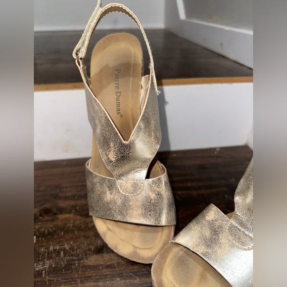 Pierre Dumas Gold Metallic Sandals with Ankle Strap - Picture 1 of 3
